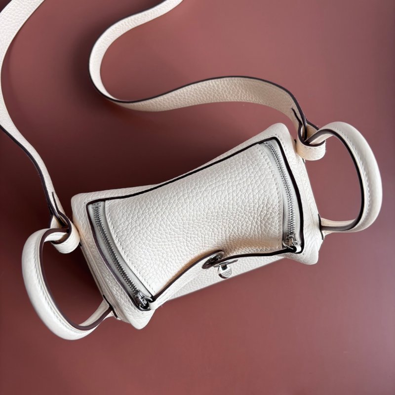 小天菜 ::HERMES 愛馬仕:: W刻奶昔白皮革銀釦MINI LINDY手提斜背包-1