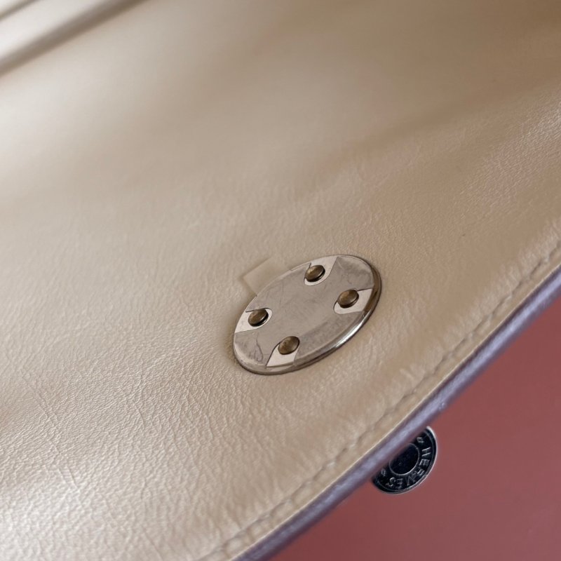 小天菜 ::HERMES 愛馬仕:: W刻奶昔白皮革銀釦MINI LINDY手提斜背包-15