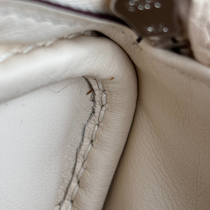 小天菜 ::HERMES 愛馬仕:: W刻奶昔白皮革銀釦MINI LINDY手提斜背包-21