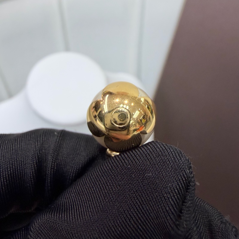 LV Knotty Pearls 黑色皮繩珍珠項鏈 LN003-8