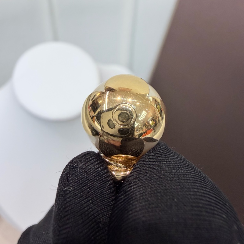 LV Knotty Pearls 黑色皮繩珍珠項鏈 LN003-10