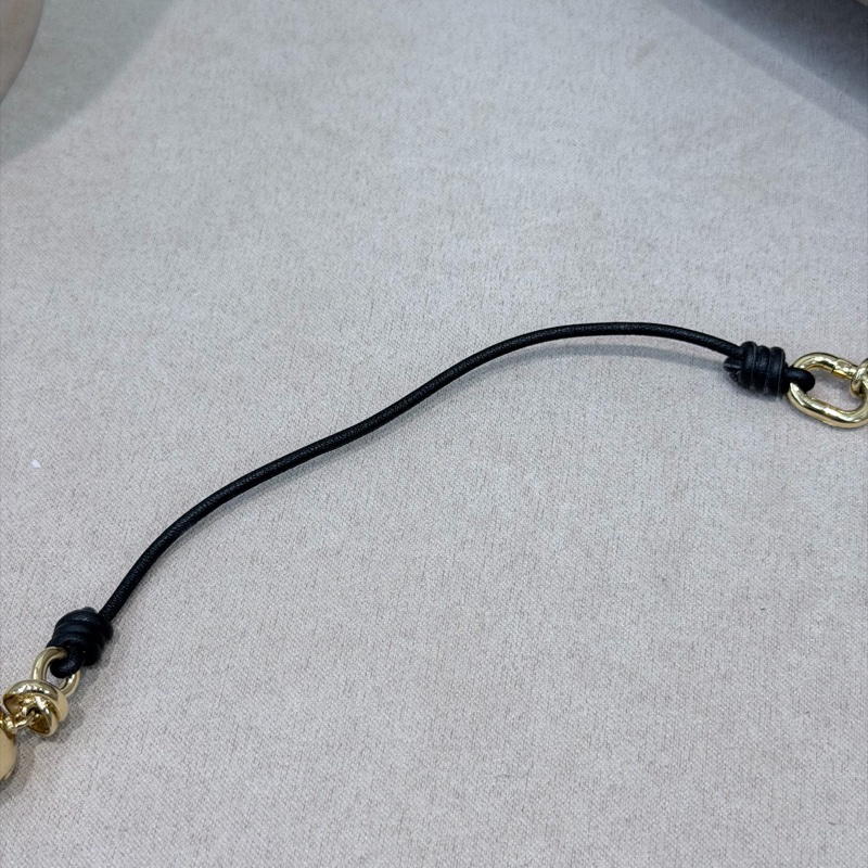 LV Knotty Pearls 黑色皮繩珍珠項鏈 LN003-12