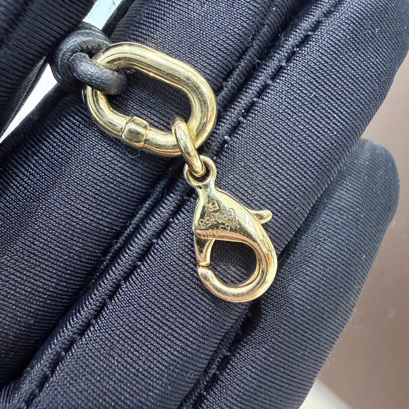 LV Knotty Pearls 黑色皮繩珍珠項鏈 LN003-16