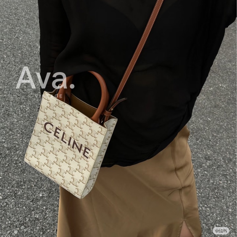 莉亞精品♡ Celine 白老花琴譜包 二手美包-1