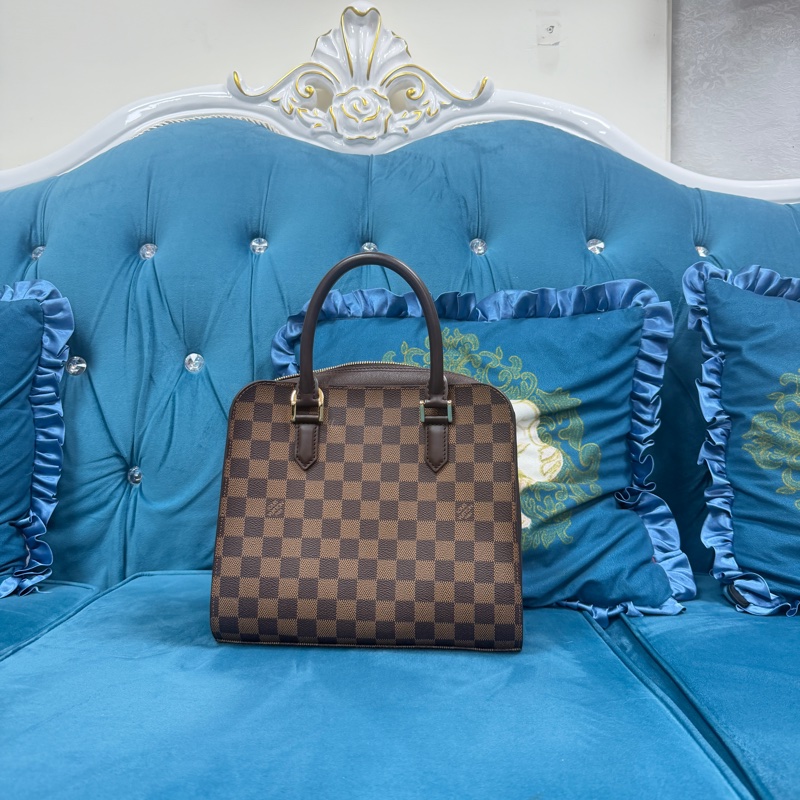 Louis Vuitton #LV 咖啡方格子金釦三層ㄇ拉手提方形豆腐包Triana N51155-0