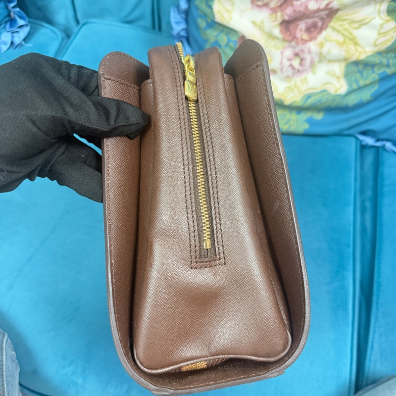 Louis Vuitton #LV 咖啡方格子金釦三層ㄇ拉手提方形豆腐包Triana N51155-2