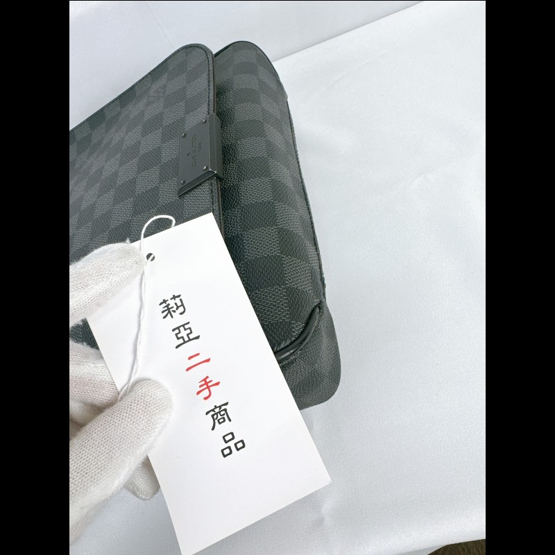 莉亞精品♡LV 黑棋盤格郵差包 二手美包-10