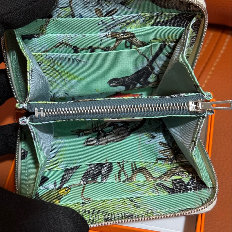 HERMES 白色絲巾短夾 SILK IN-1