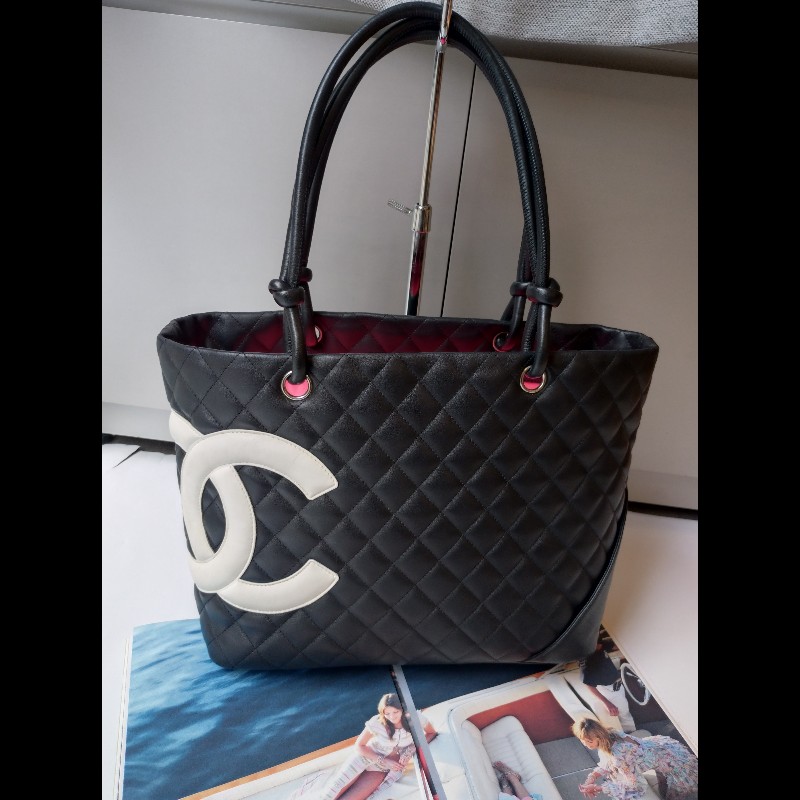 Chanel 黑底白雙C大康朋托特包-0