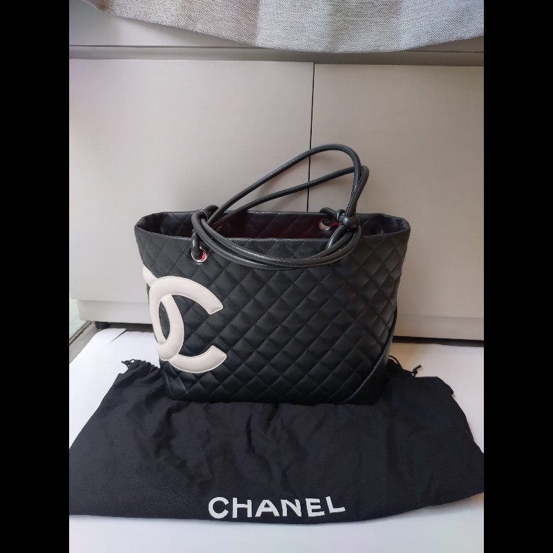 Chanel 黑底白雙C大康朋托特包-3