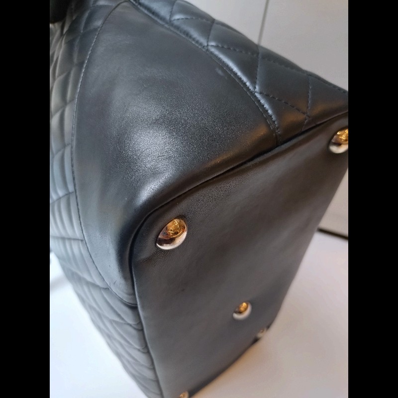 Chanel 黑底白雙C大康朋托特包-7