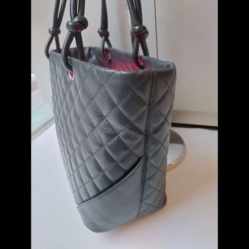 Chanel 黑底白雙C大康朋托特包-8