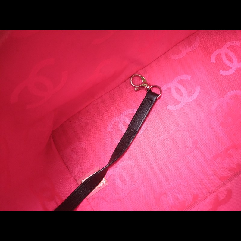 Chanel 黑底白雙C大康朋托特包-15