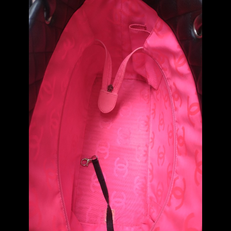 Chanel 黑底白雙C大康朋托特包-19