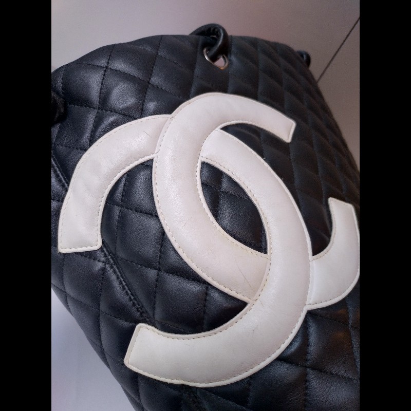 Chanel 黑底白雙C大康朋托特包-21