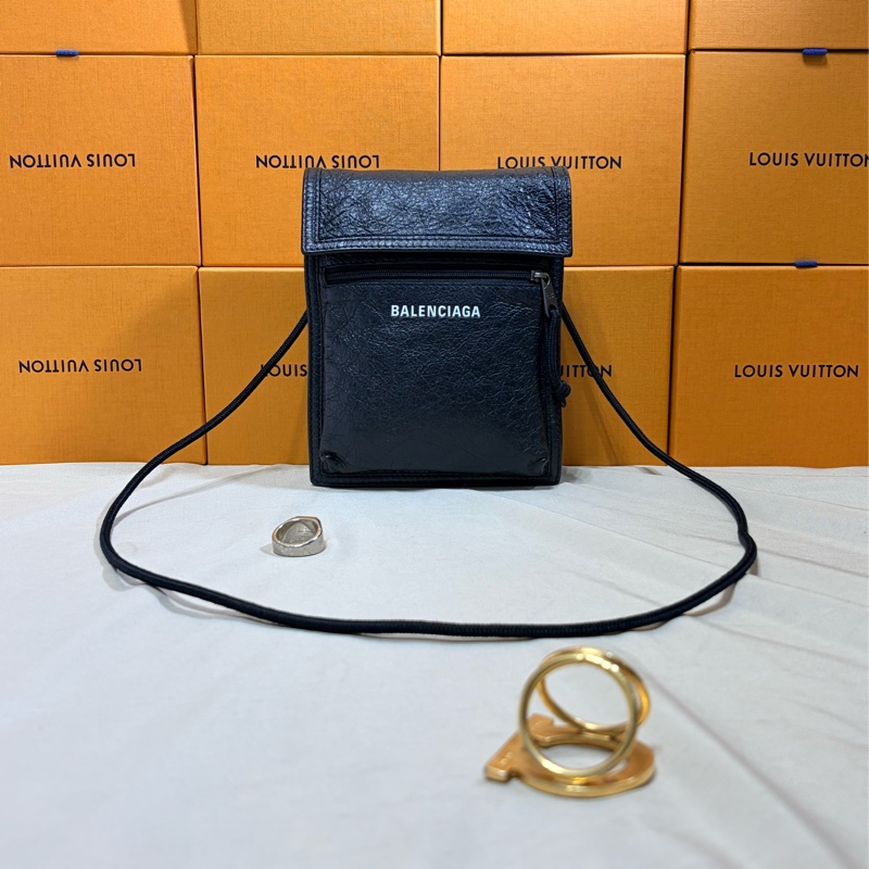 ‼️全台最甜 近新閒置 Balenciaga 巴黎世家 黑皮革 肩背斜背包/手機包-1