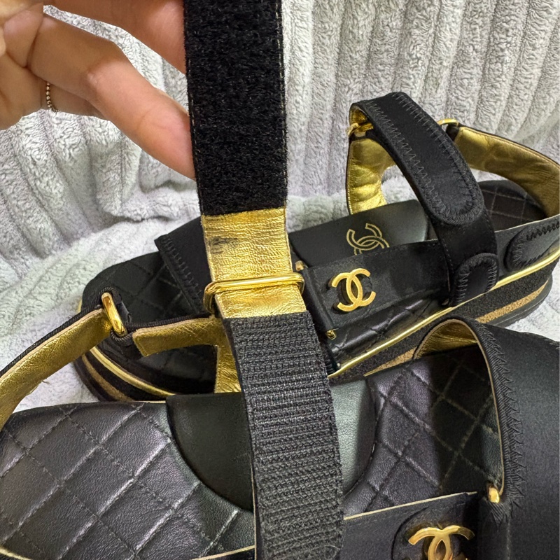 誠可議價 香奈兒黑金運動涼鞋-25