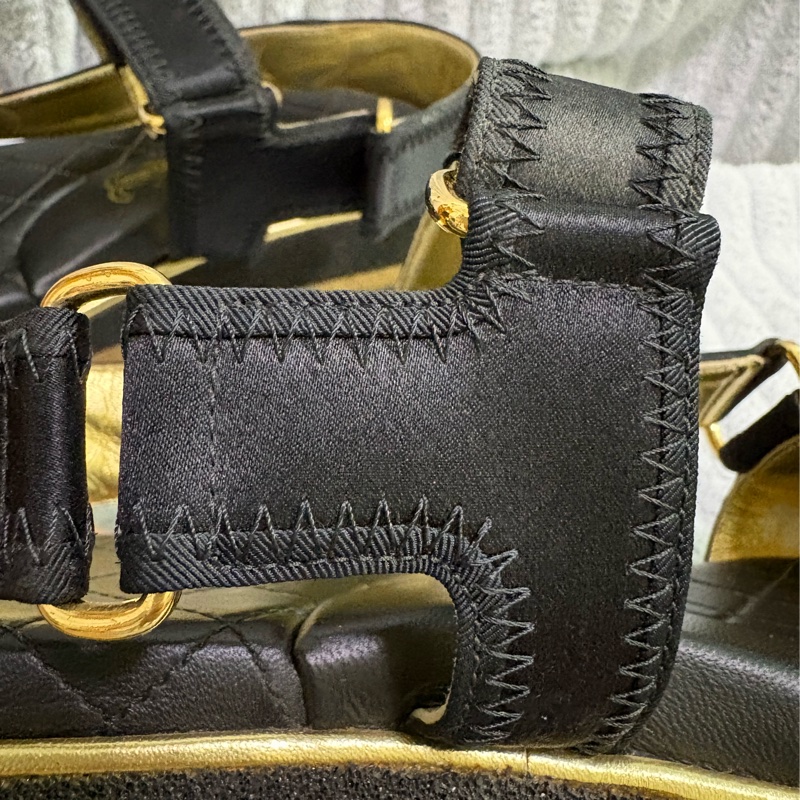 誠可議價 香奈兒黑金運動涼鞋-32