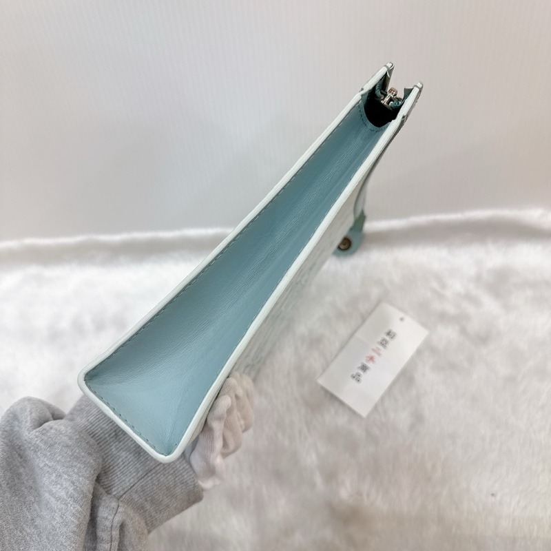 莉亞精品♡ LV M22763 手拿包 二手-6