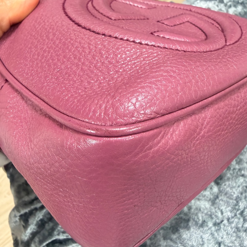 ：GUCCI 紫紅牛皮SOHO流蘇相機包 🖤-2