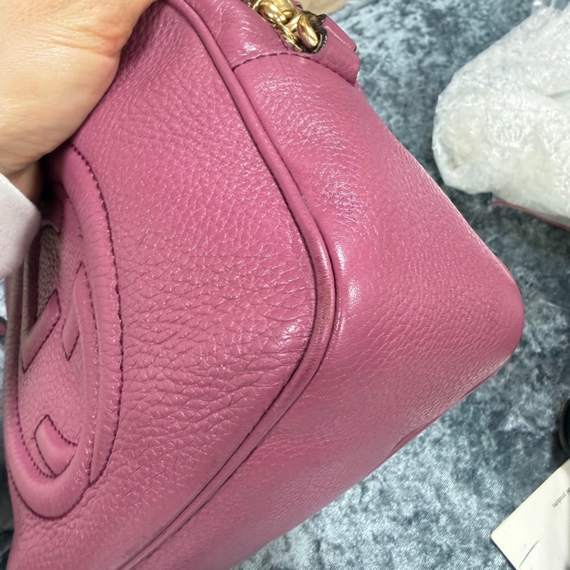 ：GUCCI 紫紅牛皮SOHO流蘇相機包 🖤-4