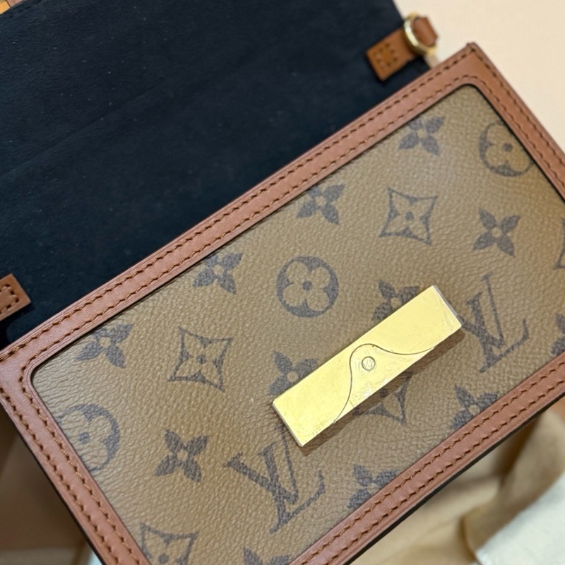 LV路易威登Dauphine Woc達芙妮，經典老花塗層帆布鏈條包肩背包，尺寸18.5*5*12cm-1