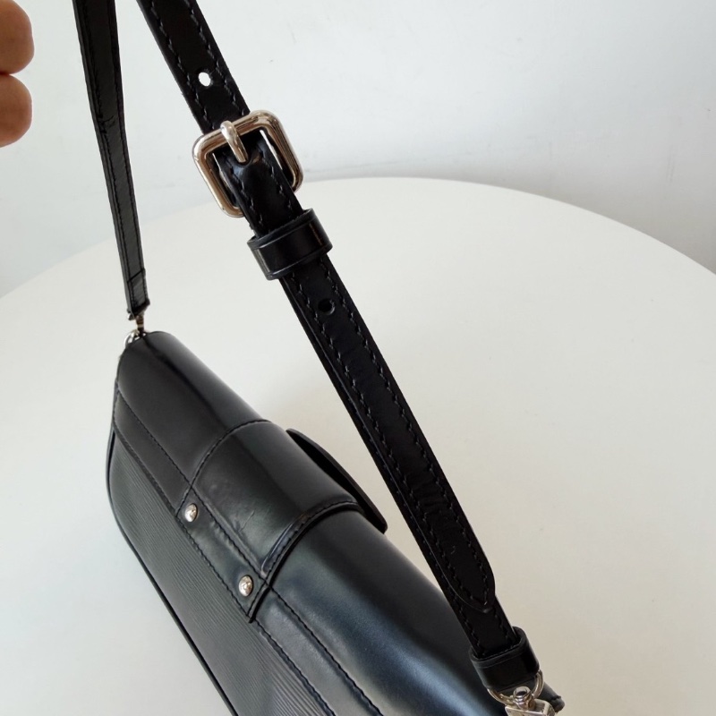 lv 黑色水波紋大銀扣晚宴腋下包25*12 98新配件塵袋-6