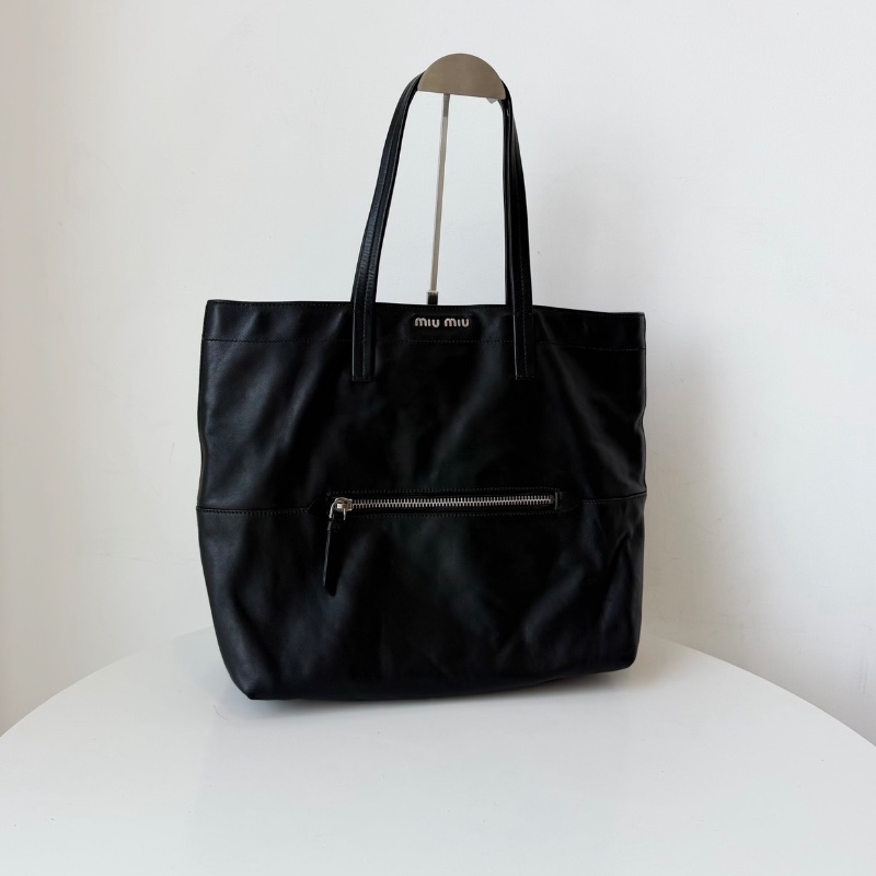 miumiu黑色極簡風一片式tote包34*33 98新配件塵袋-1