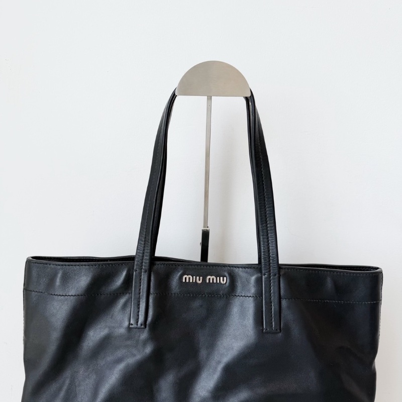 miumiu黑色極簡風一片式tote包34*33 98新配件塵袋-3