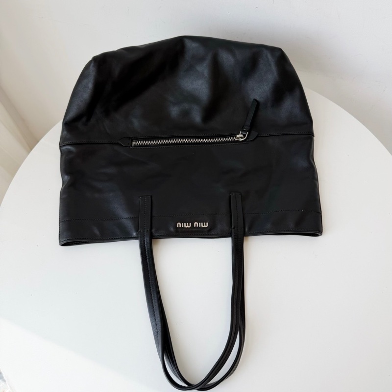 miumiu黑色極簡風一片式tote包34*33 98新配件塵袋-5