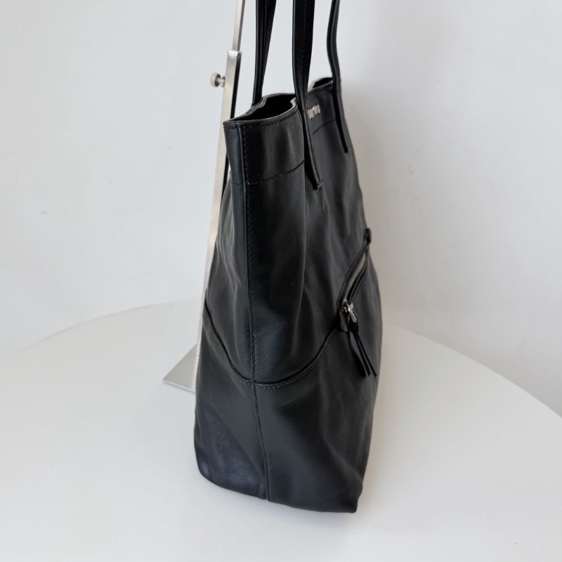 miumiu黑色極簡風一片式tote包34*33 98新配件塵袋-7