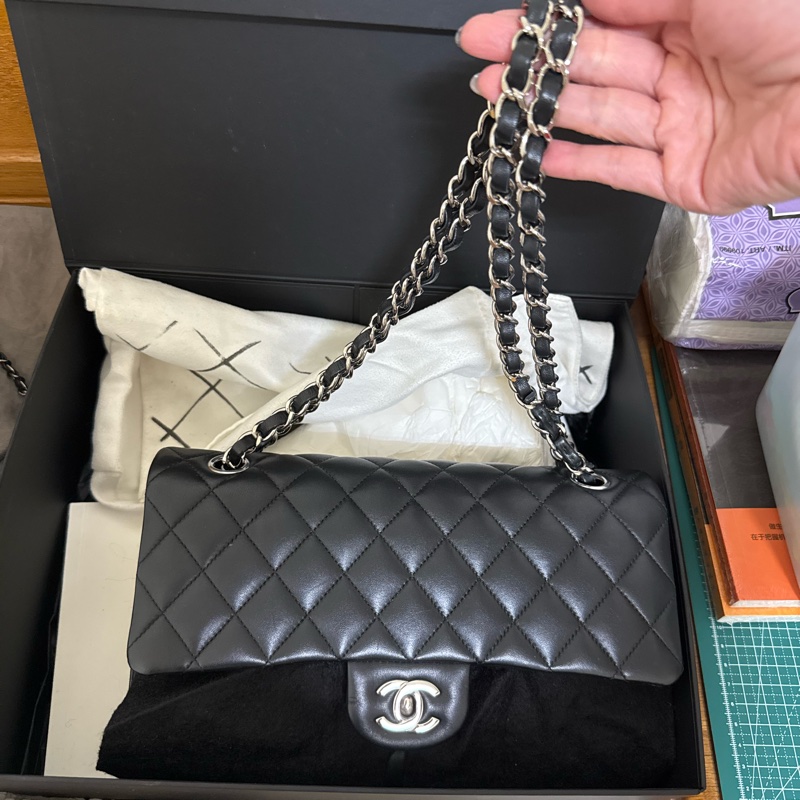 Chanel cf25 黑銀羊 包況好 2022年台灣專櫃購入-13