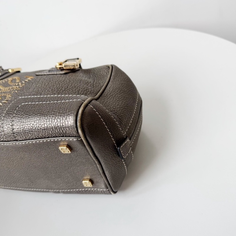Loewe銀灰色金屬 鏈條大logo枕頭包28*15*13  98新配件塵袋-8