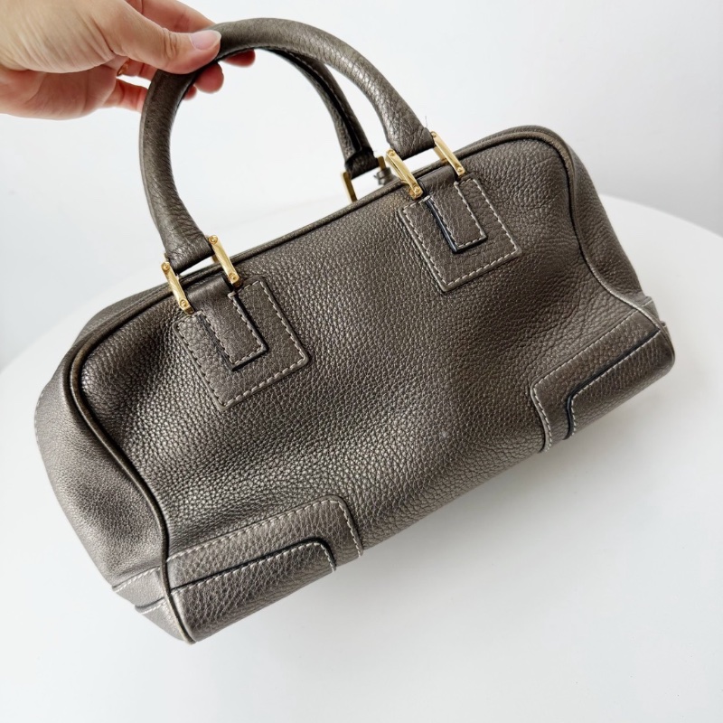 Loewe銀灰色金屬 鏈條大logo枕頭包28*15*13  98新配件塵袋-9