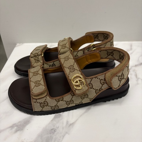 Gucci 百搭老花涼鞋