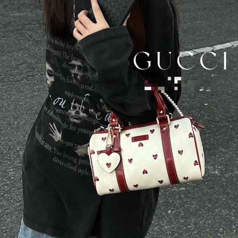 Gucci愛心情人節限定 小號26老花暗紋波士頓26*15 98新配件塵袋