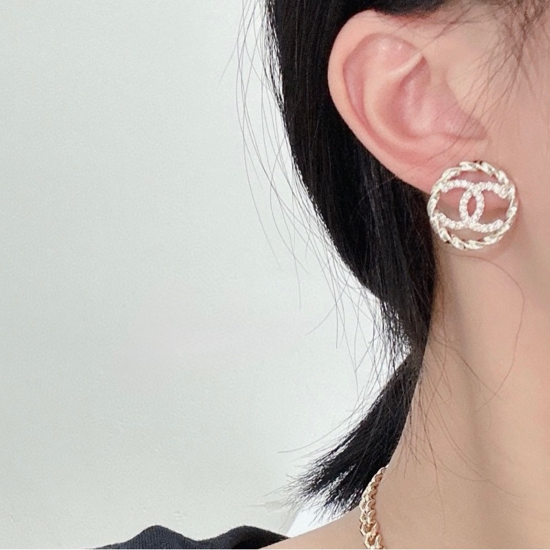CHANEL淡金色螺旋圓型水鑽雙C耳環ABA208-2