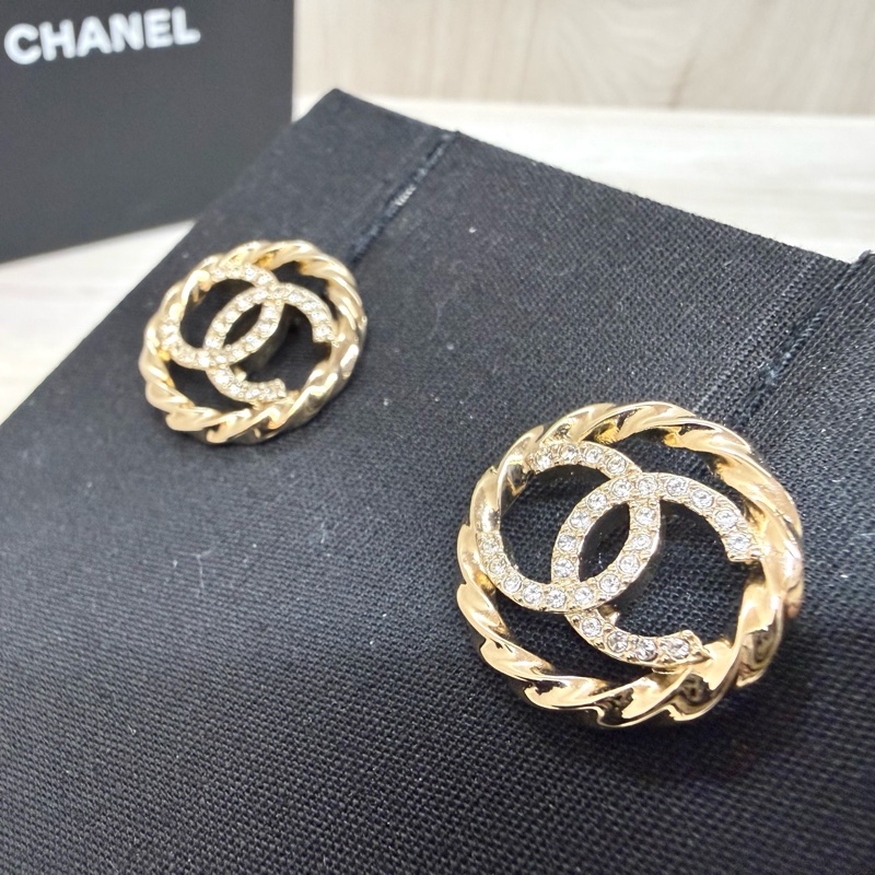 CHANEL淡金色螺旋圓型水鑽雙C耳環ABA208-5
