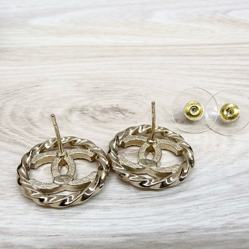 CHANEL淡金色螺旋圓型水鑽雙C耳環ABA208-7