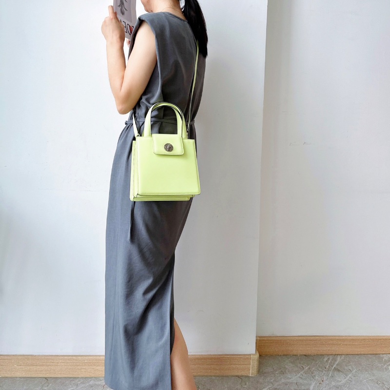 bvlgari蘋果綠風琴包20*19*9 98新配件塵袋-0