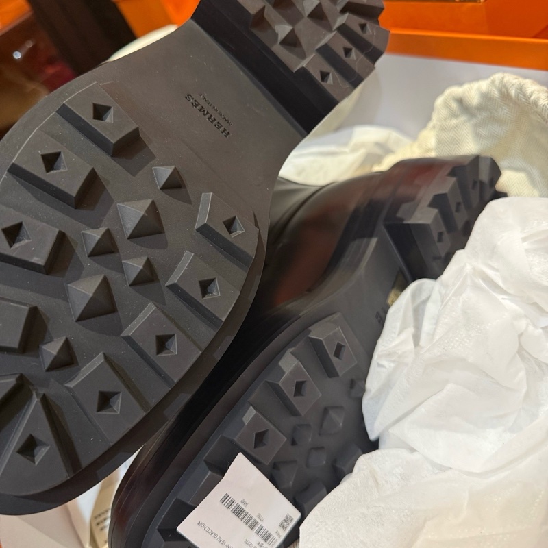 閒置新 未使用 hermes愛馬仕黑銀kelly扣funk黑色短靴,37碼 配件:盒:塵袋-7