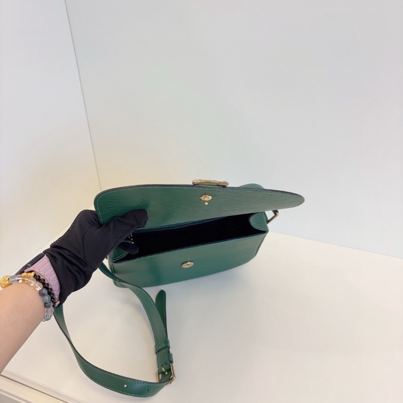 LV Epi水波紋叢林綠 馬蹄扣中古郵差包 25*23*16  98新配件塵袋-2
