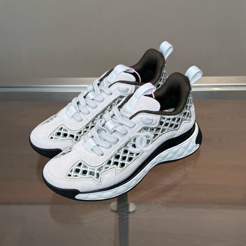 CHANEL香奈兒鏤空麂皮刺繡LOGO運動鞋35.5碼閒置未使用-0