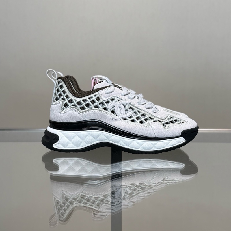 CHANEL香奈兒鏤空麂皮刺繡LOGO運動鞋35.5碼閒置未使用-4