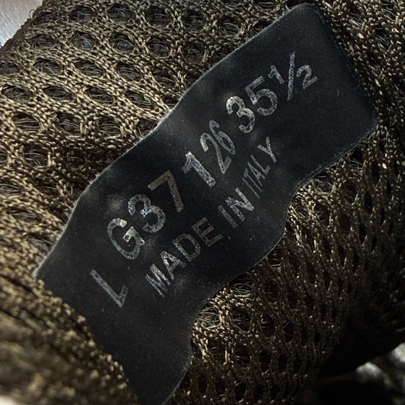 CHANEL香奈兒鏤空麂皮刺繡LOGO運動鞋35.5碼閒置未使用-7