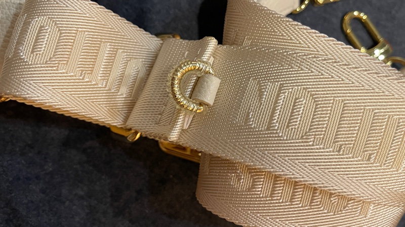 LV牛皮米白大LOGO壓紋/兩用包-12