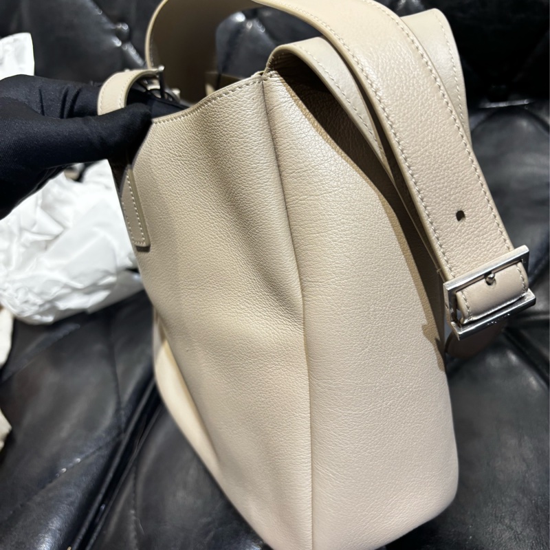 YSL Saint Laurent LE 5 À 7 Hobo 小號 海鹽色 全新-11