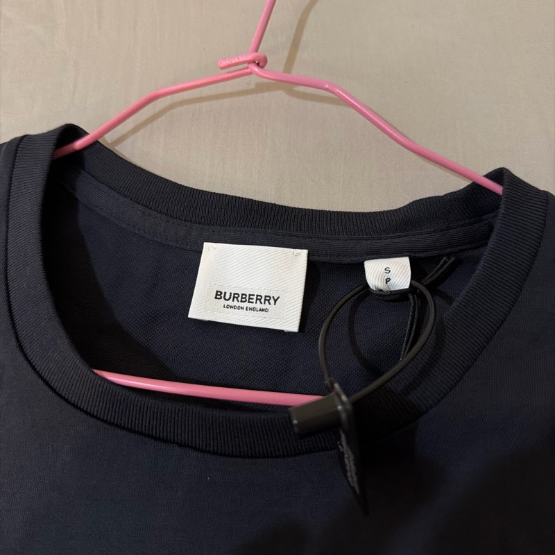 全新 Burberry 深藍 胸口 Logo 短 tee-7