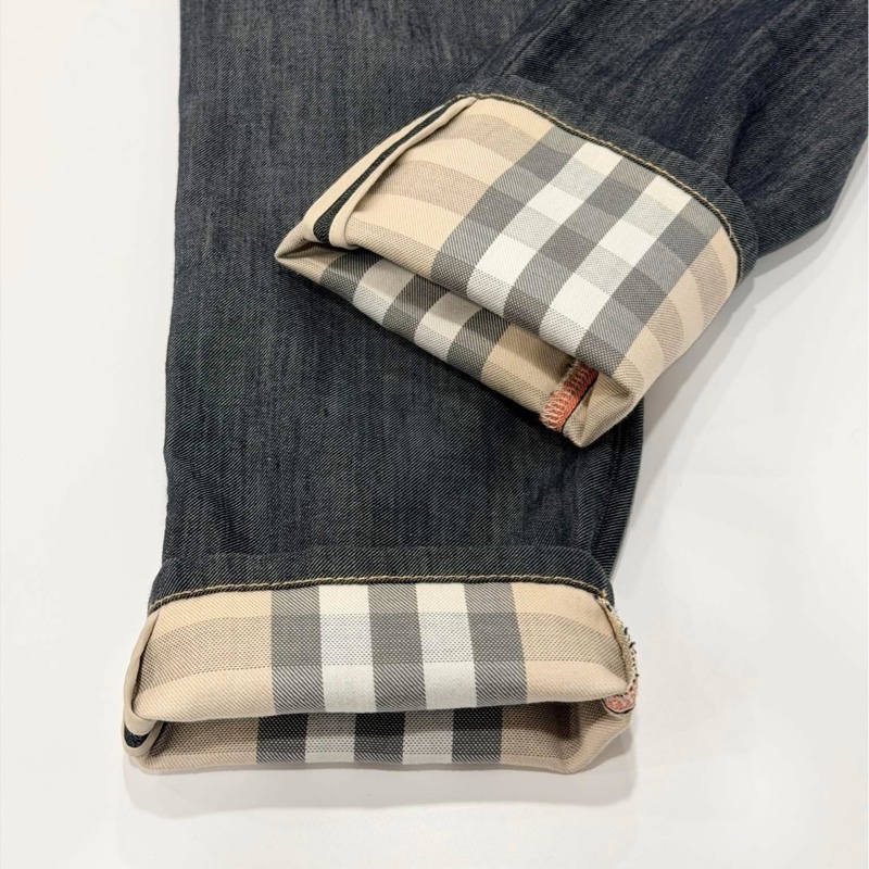 BURBERRY 倫敦 反褶格紋皮革字母牛仔褲-6