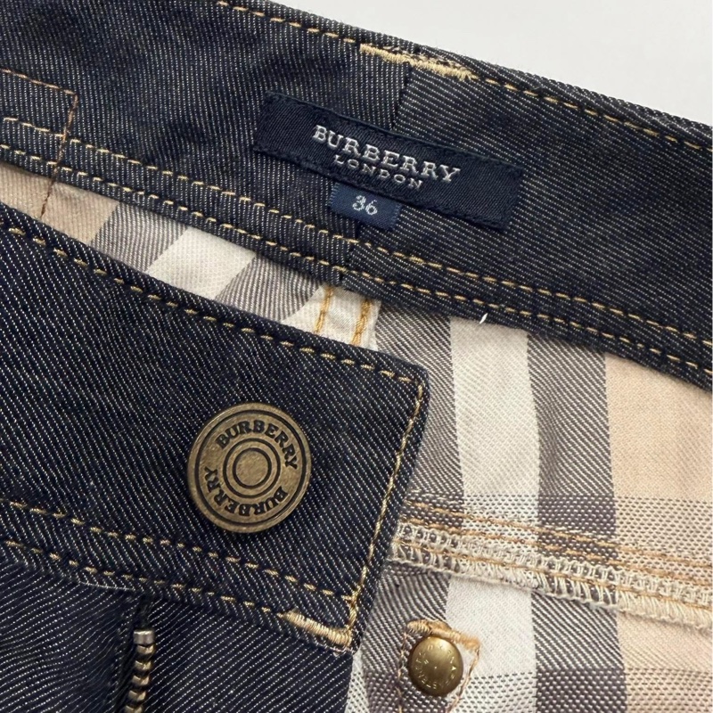BURBERRY 倫敦 反褶格紋皮革字母牛仔褲-8